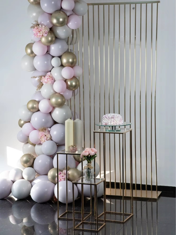 Shiny Gold Metal Frame Flower  - Dessert Table Backdrop 评论和价格