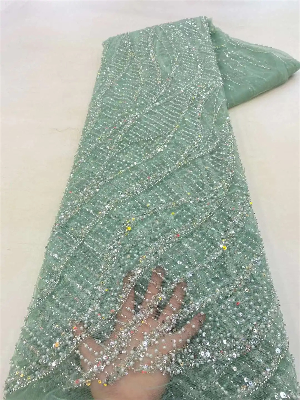 African Sequins Beaded Groom L - Glitter Tablecloth 评论和价格