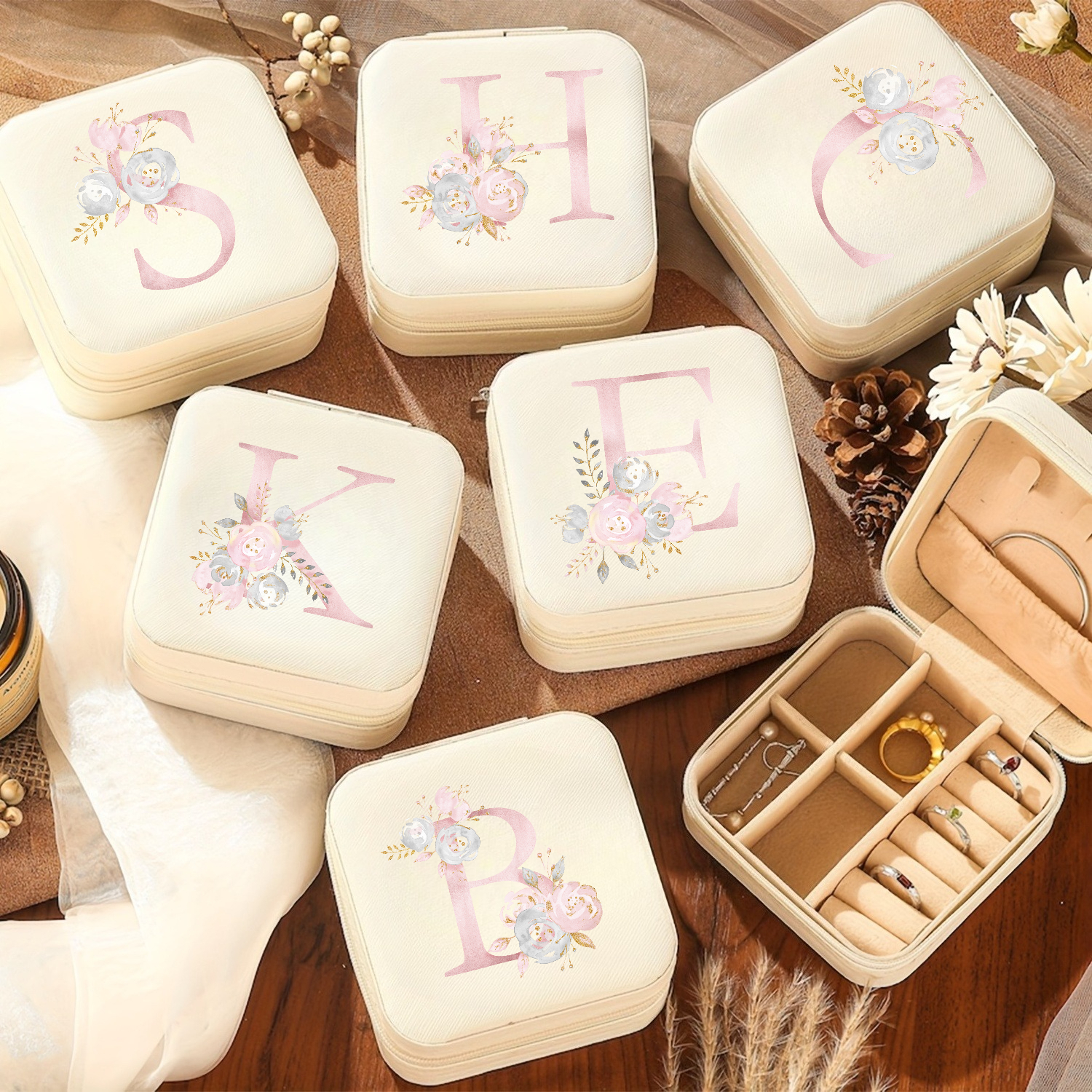 A-Z Alphabet Print Beige Trave - Event Z 评论和价格