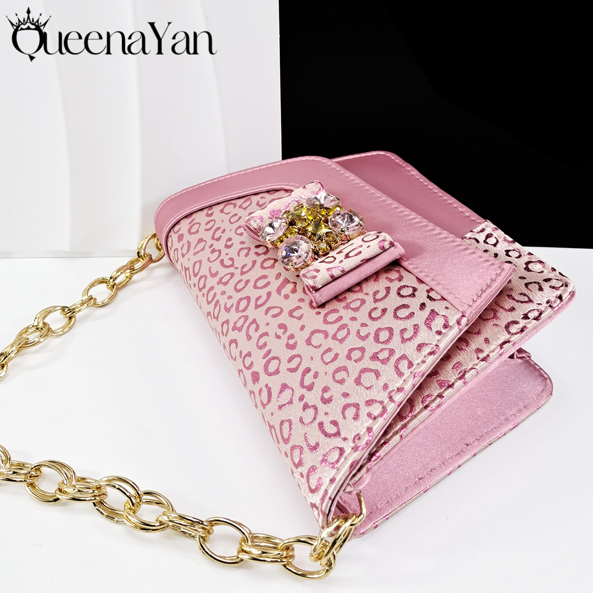 Queena Yan  2025 Shiny Italian - Party Favor Bag 评论和价格